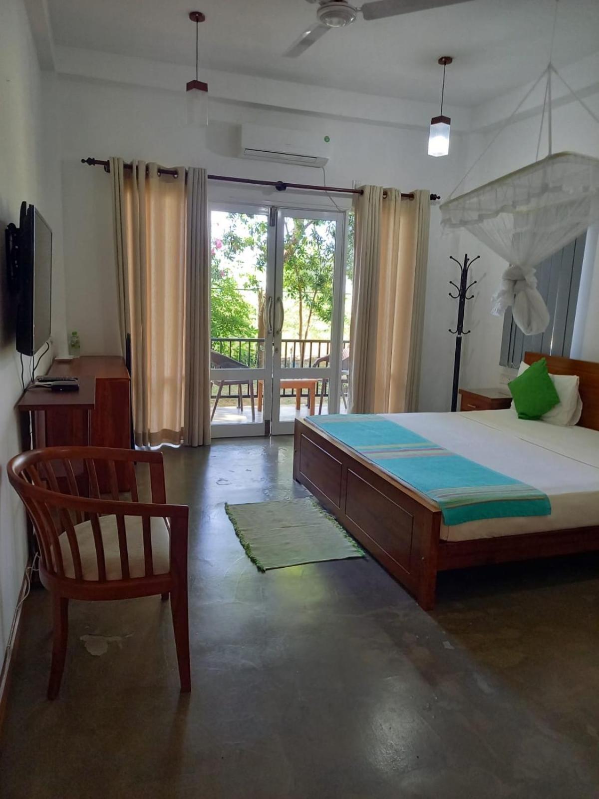 Blue Sands Beach Resort Passikudah Exterior foto
